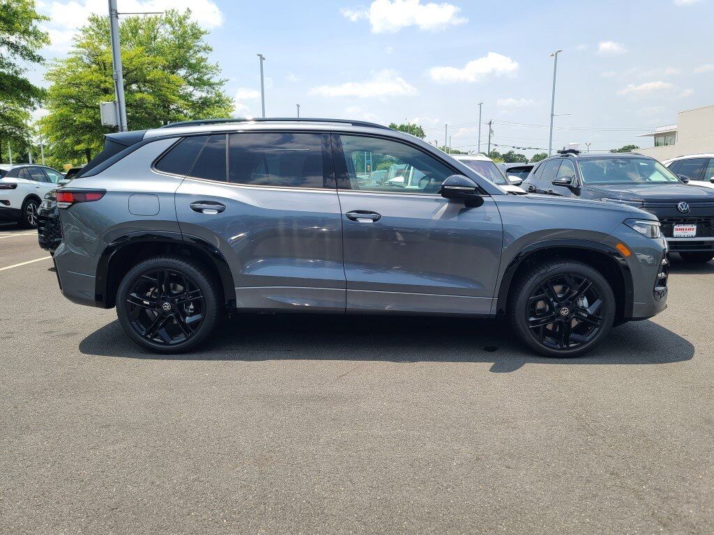 2025 Volkswagen Tiguan 2.0T SE R-Line Black Springfield VA
