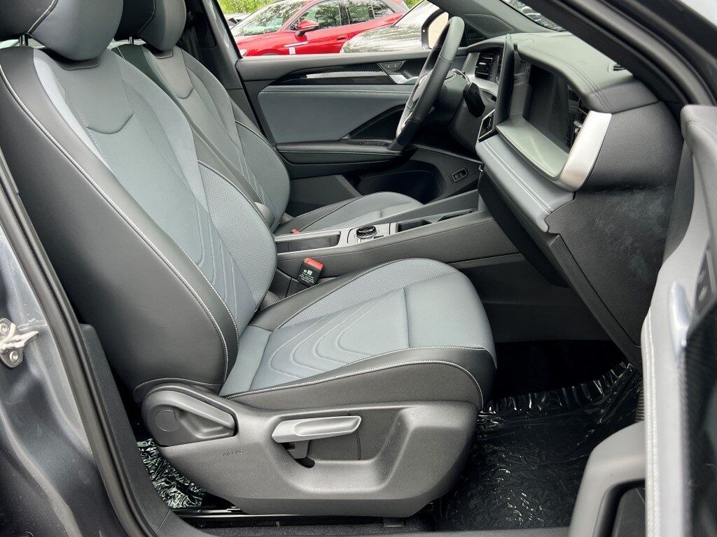 2025 Volkswagen Tiguan 2.0T SE R-Line Black Springfield VA