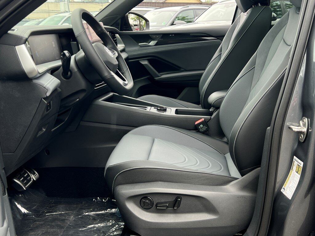2025 Volkswagen Tiguan 2.0T SE R-Line Black Springfield VA