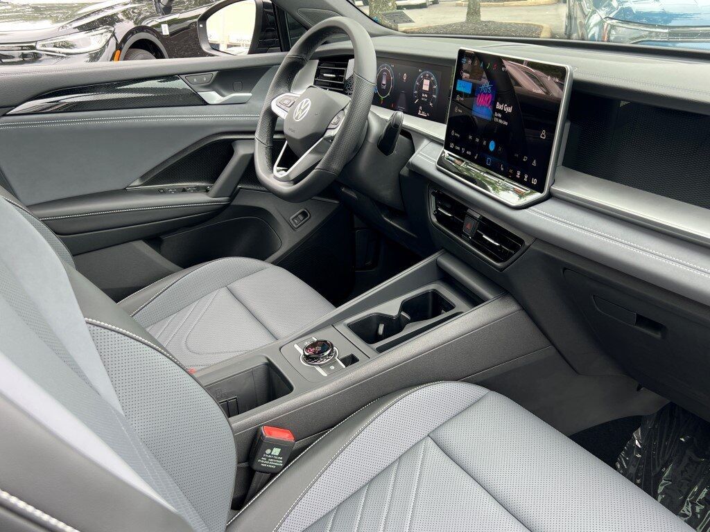 2025 Volkswagen Tiguan 2.0T SE R-Line Black Springfield VA