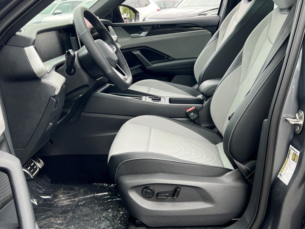 2025 Volkswagen Tiguan 2.0T SE R-Line Black Springfield VA