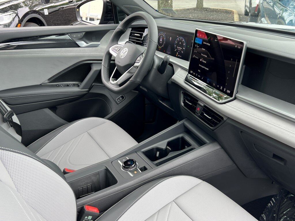 2025 Volkswagen Tiguan 2.0T SE R-Line Black Springfield VA