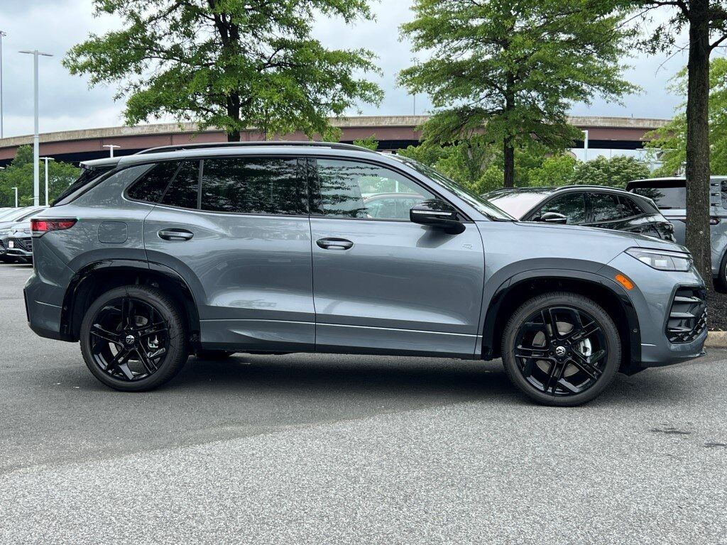 2025 Volkswagen Tiguan 2.0T SE R-Line Black Springfield VA