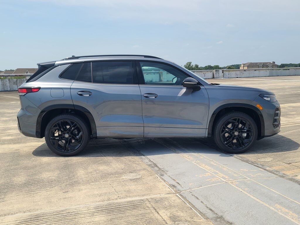 2025 Volkswagen Tiguan 2.0T SE R-Line Black Springfield VA