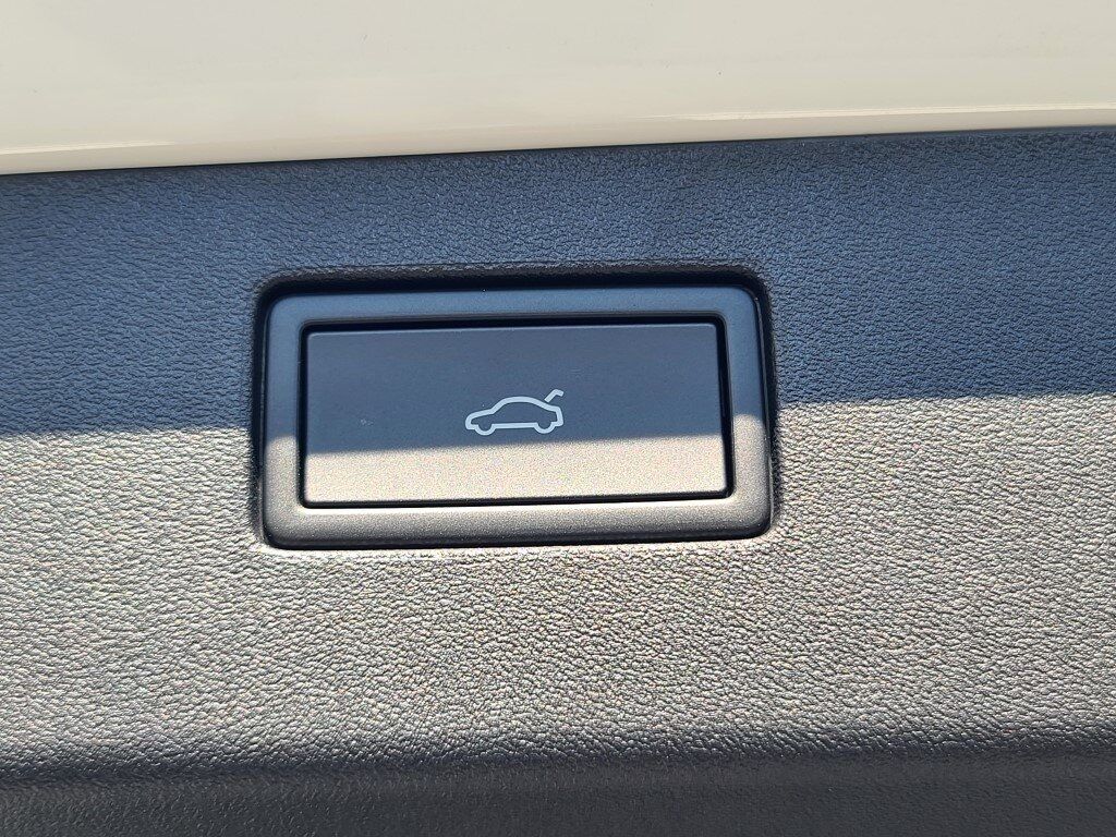 2025 Volkswagen Tiguan 2.0T SE R-Line Black Springfield VA