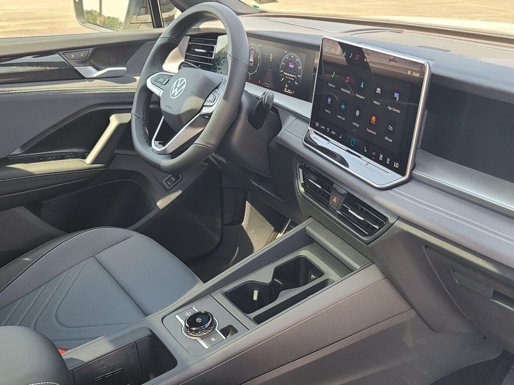 2025 Volkswagen Tiguan 2.0T SE R-Line Black Springfield VA