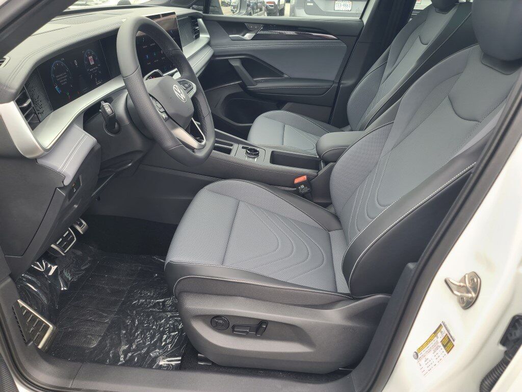 2025 Volkswagen Tiguan 2.0T SE R-Line Black Springfield VA