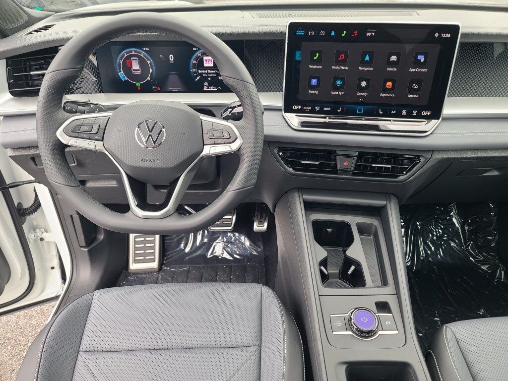 2025 Volkswagen Tiguan 2.0T SE R-Line Black Springfield VA