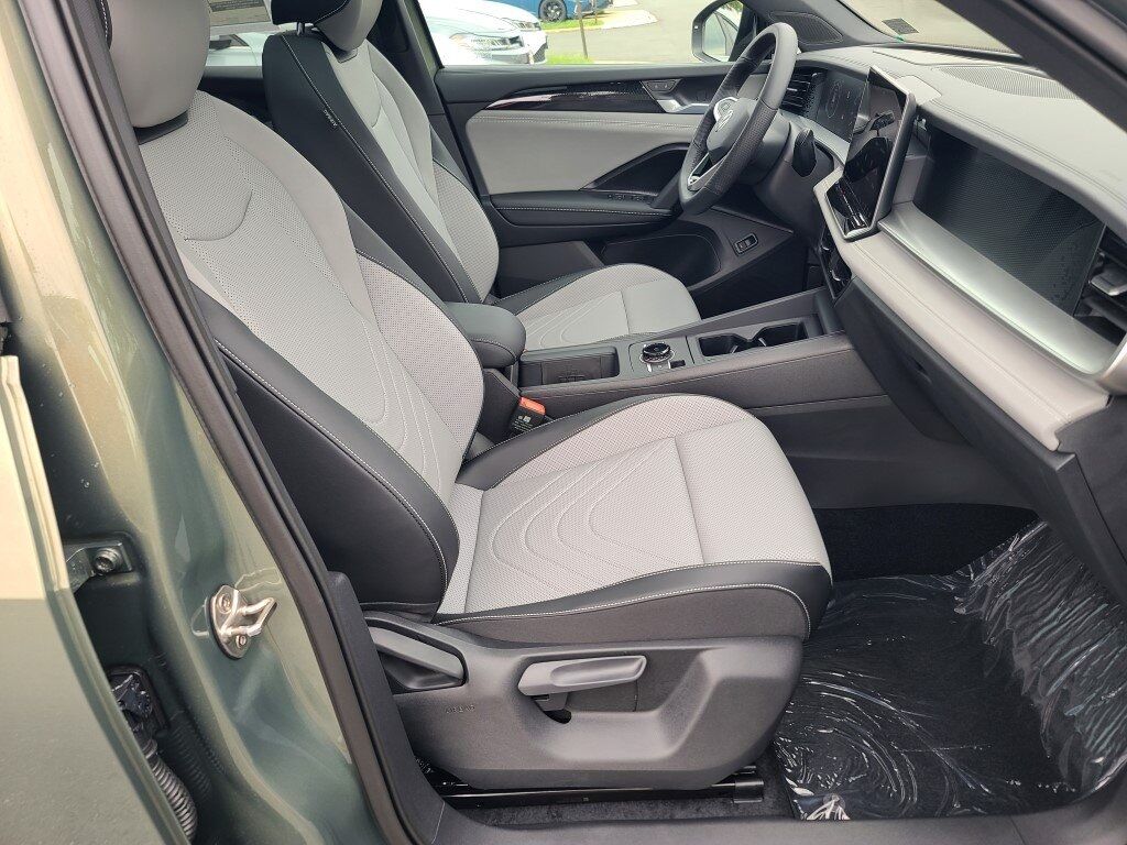 2025 Volkswagen Tiguan 2.0T SE R-Line Black Springfield VA
