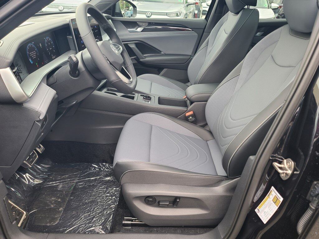 2025 Volkswagen Tiguan 2.0T SE R-Line Black Springfield VA