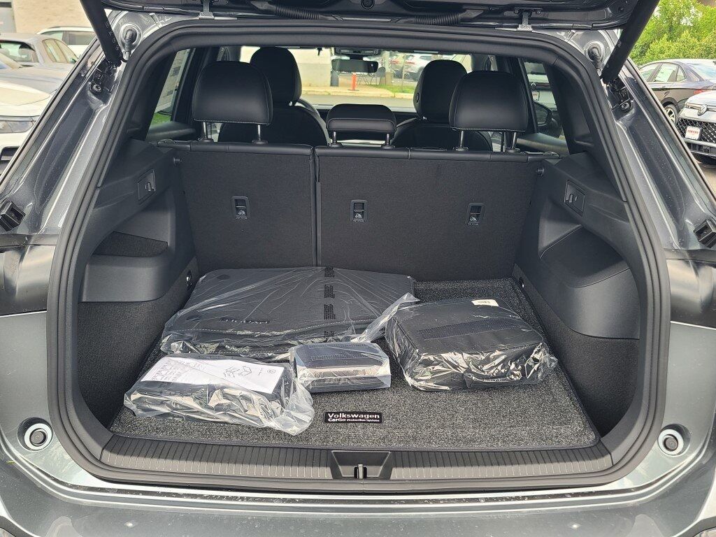 2025 Volkswagen Tiguan 2.0T SE R-Line Black Springfield VA