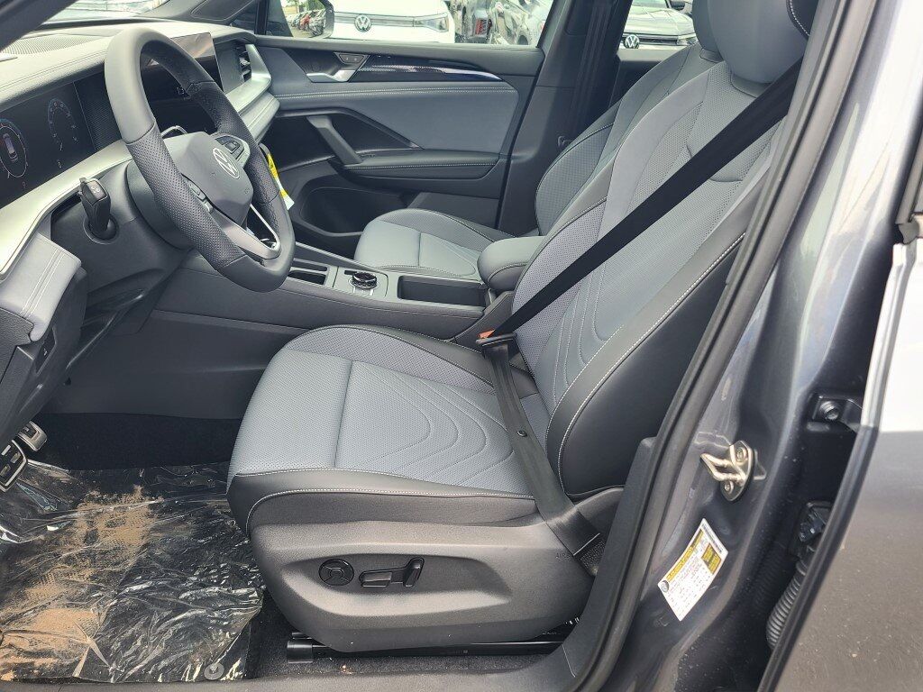 2025 Volkswagen Tiguan 2.0T SE R-Line Black Springfield VA