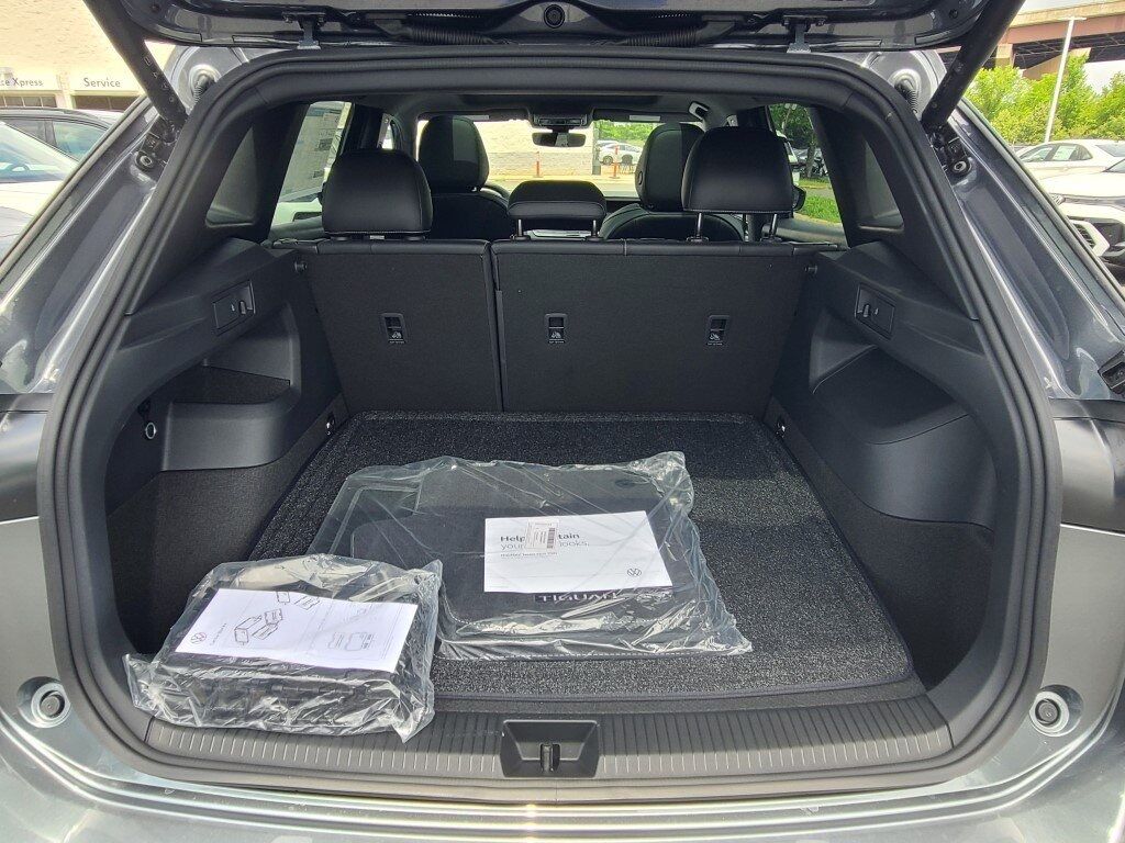 2025 Volkswagen Tiguan 2.0T SE R-Line Black Springfield VA