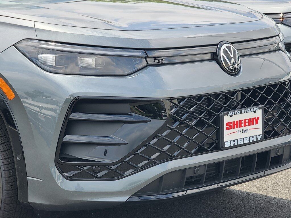 2025 Volkswagen Tiguan 2.0T SE R-Line Black Springfield VA