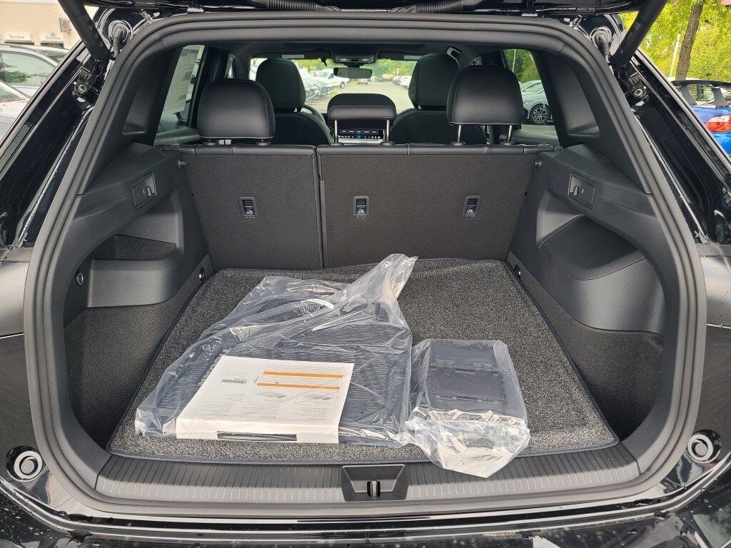 2025 Volkswagen Tiguan 2.0T SE R-Line Black Springfield VA