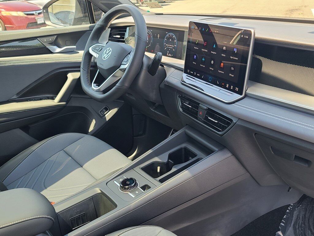 2025 Volkswagen Tiguan 2.0T SE R-Line Black Springfield VA
