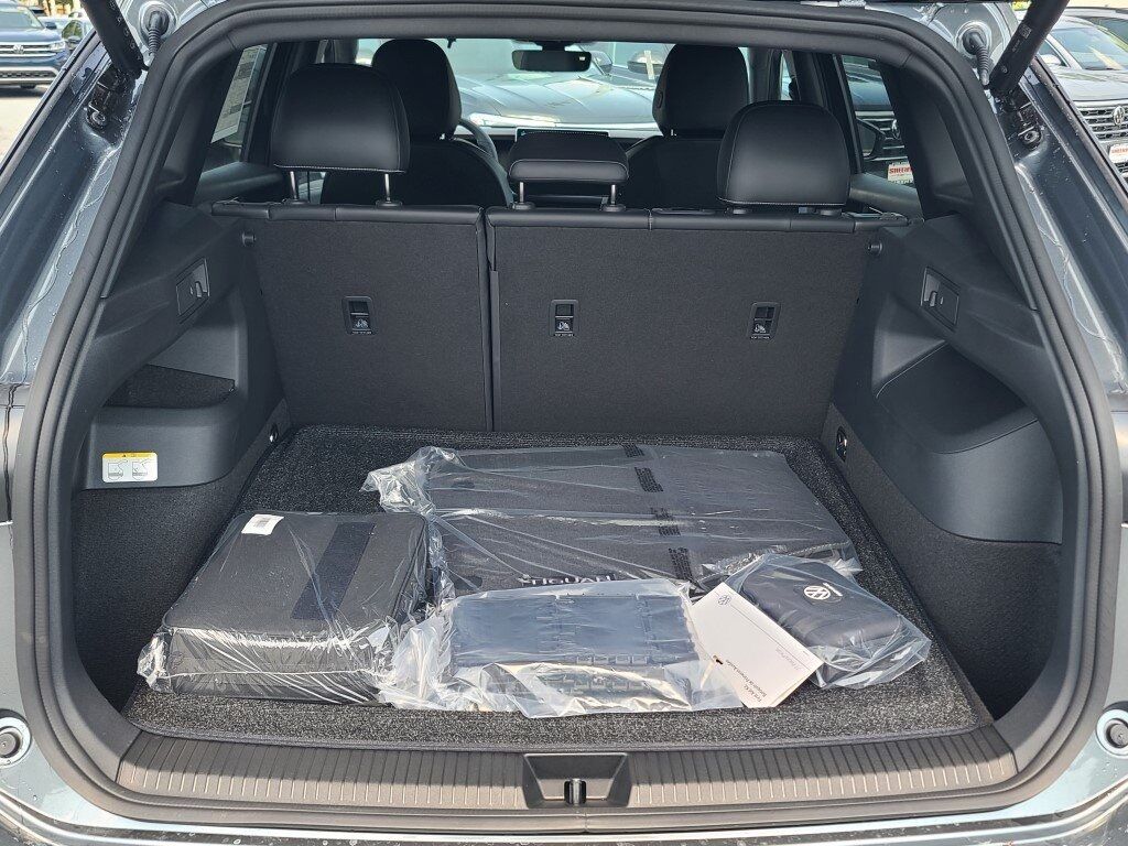 2025 Volkswagen Tiguan 2.0T SE R-Line Black Springfield VA