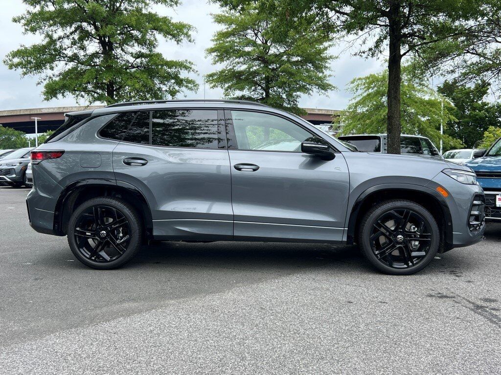 2025 Volkswagen Tiguan 2.0T SE R-Line Black Springfield VA