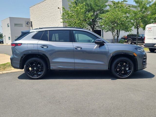 2025 Volkswagen Tiguan 2.0T SE R-Line Black Springfield VA