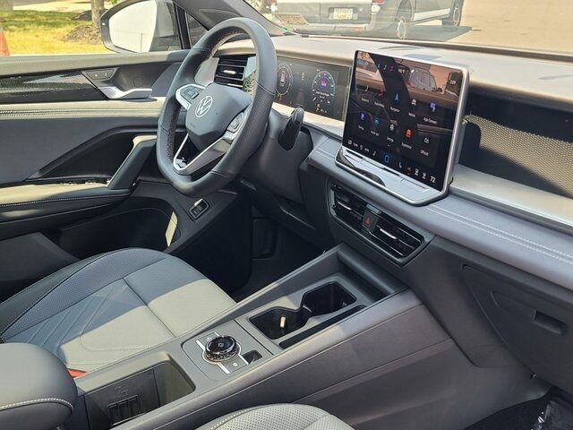 2025 Volkswagen Tiguan 2.0T SE R-Line Black Springfield VA