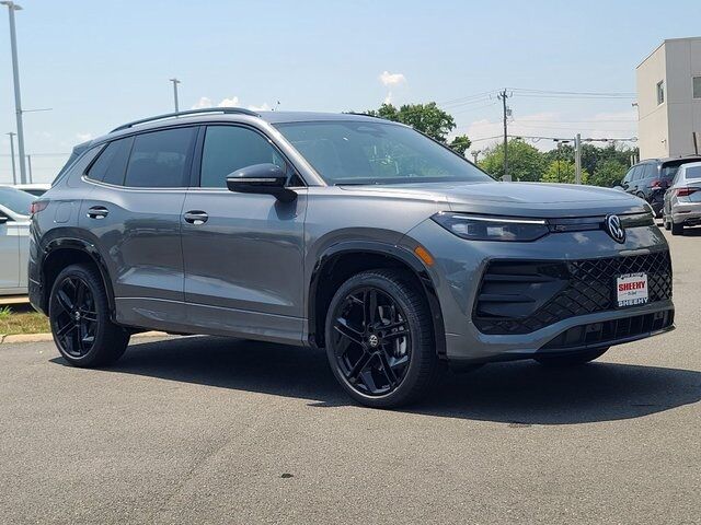 2025 Volkswagen Tiguan 2.0T SE R-Line Black Springfield VA