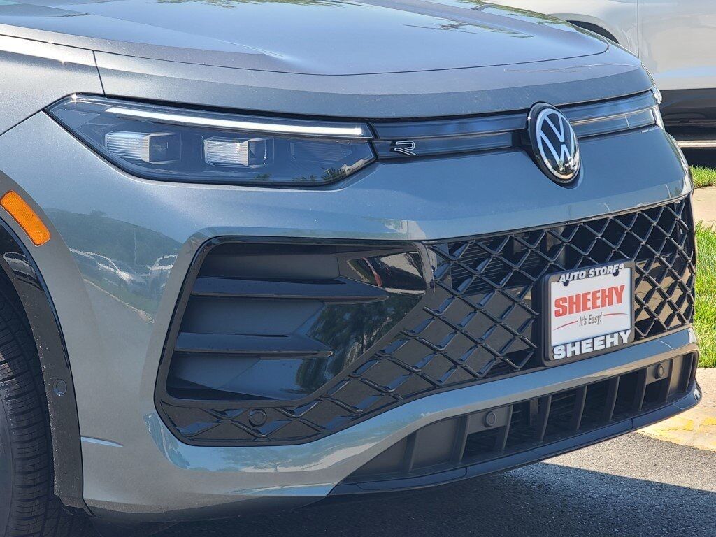2025 Volkswagen Tiguan 2.0T SE R-Line Black Springfield VA