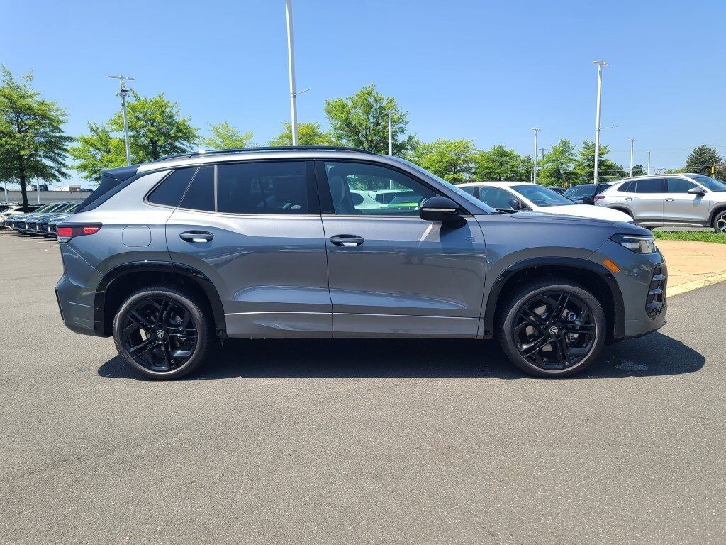 2025 Volkswagen Tiguan 2.0T SE R-Line Black Springfield VA