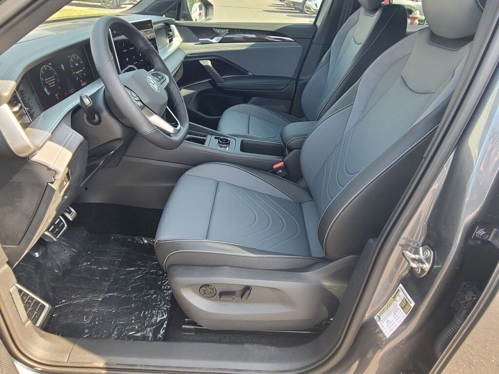 2025 Volkswagen Tiguan 2.0T SE R-Line Black Springfield VA