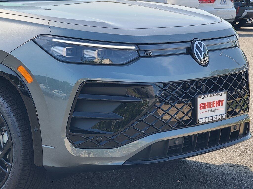 2025 Volkswagen Tiguan 2.0T SE R-Line Black Springfield VA