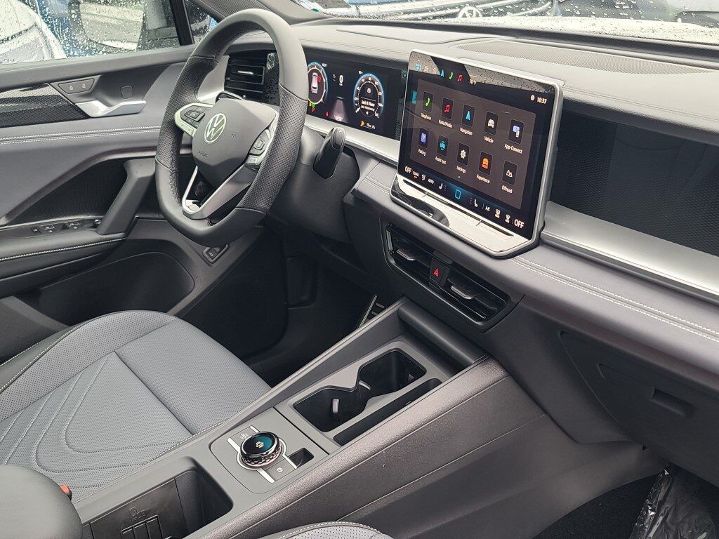 2025 Volkswagen Tiguan 2.0T SE R-Line Black Springfield VA