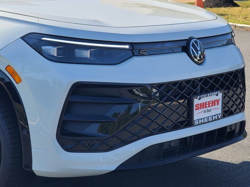 2025 Volkswagen Tiguan 2.0T SE R-Line Black Springfield VA