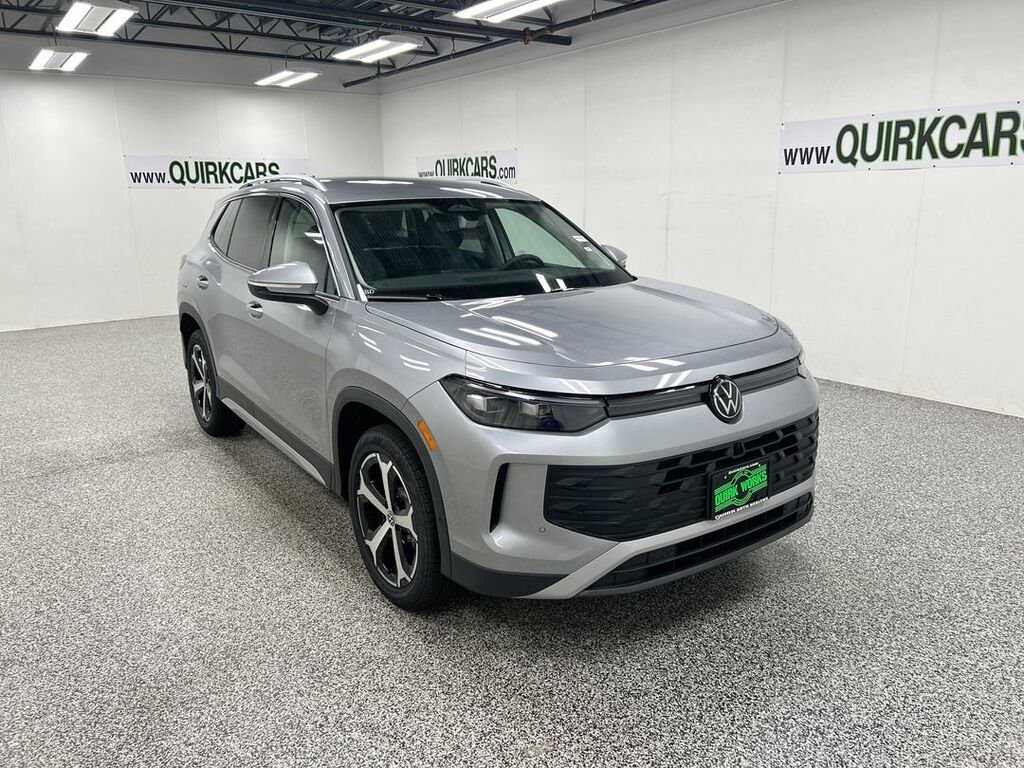 2025 Volkswagen Tiguan SE Oshkosh WI
