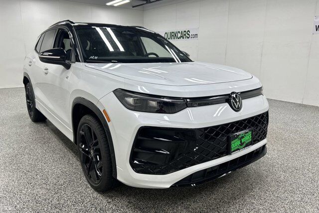 2025 Volkswagen Tiguan SE R-Line Black Oshkosh WI