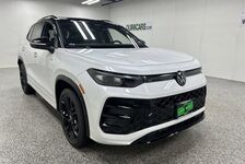 2025 Volkswagen Tiguan SE R-Line Black