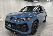 2025 Volkswagen Tiguan SE R-Line Black Oshkosh WI