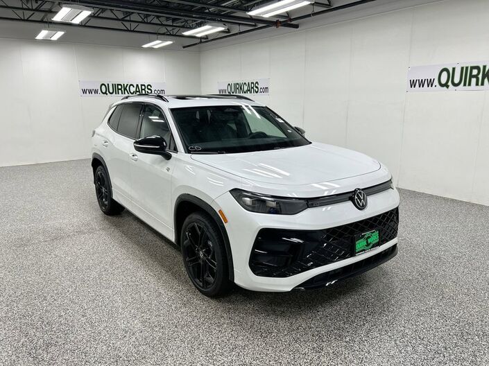 2025 Volkswagen Tiguan SE R-Line Black Oshkosh WI