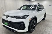 2025 Volkswagen Tiguan SE R-Line Black Oshkosh WI
