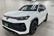 2025 Volkswagen Tiguan SE R-Line Black Oshkosh WI