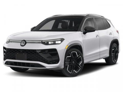 2025 Volkswagen Tiguan SE R-Line Black Oshkosh WI