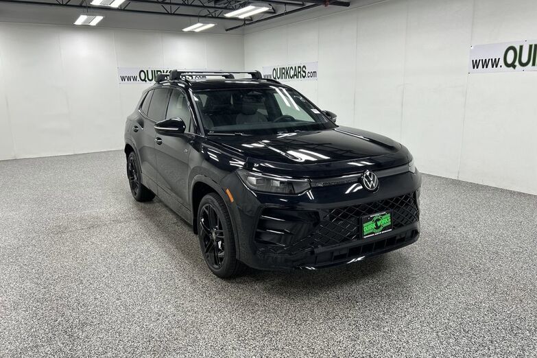 2025 Volkswagen Tiguan SE R-Line Black Oshkosh WI