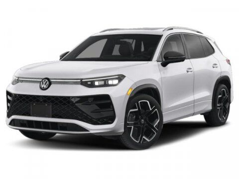 2025 Volkswagen Tiguan SE R-Line Black Oshkosh WI