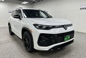 2025 Volkswagen Tiguan SE R-Line Black Oshkosh WI