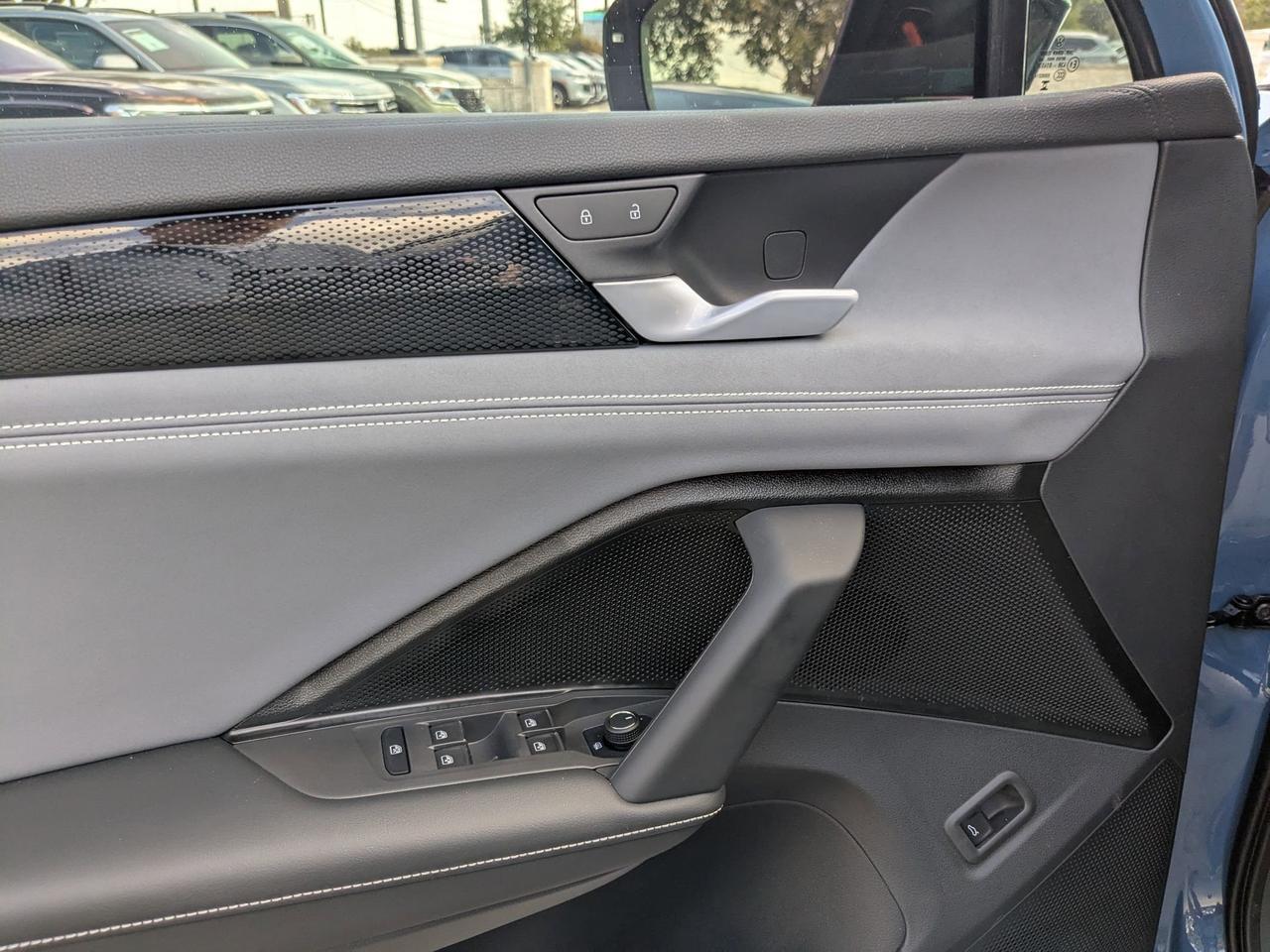 2025 Volkswagen Tiguan SE R-Line Black San Antonio TX