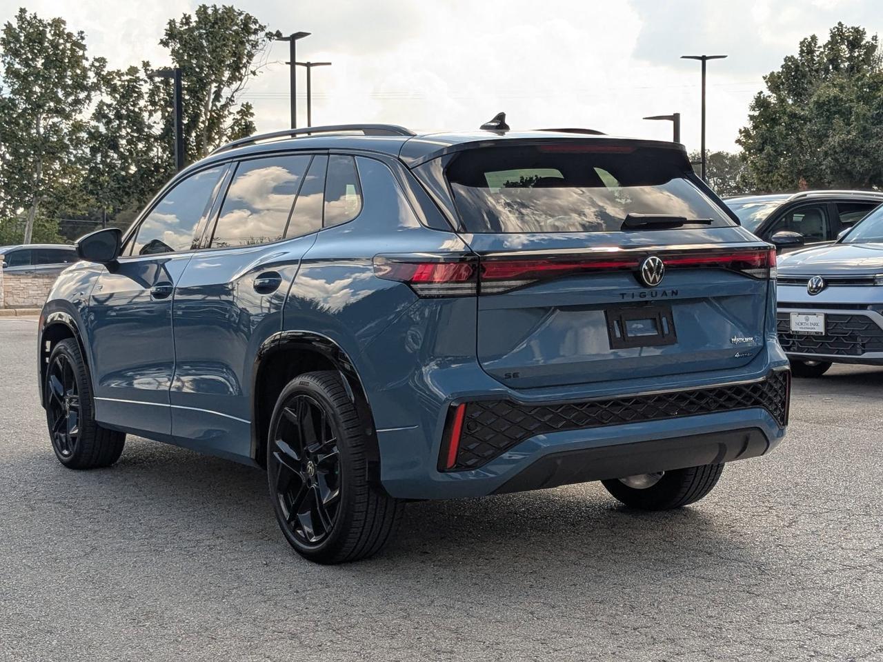 2025 Volkswagen Tiguan SE R-Line Black San Antonio TX