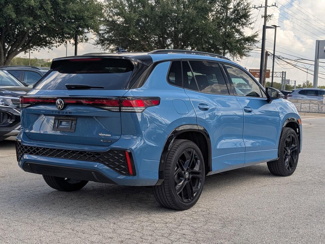 2025 Volkswagen Tiguan SE R-Line Black San Antonio TX