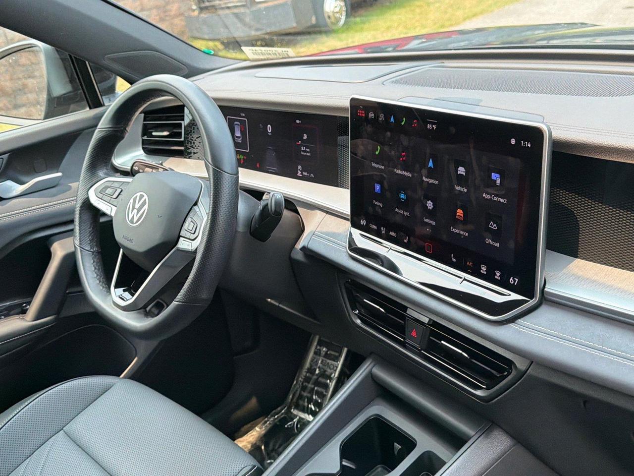 2025 Volkswagen Tiguan SE R-Line Black Hagerstown MD