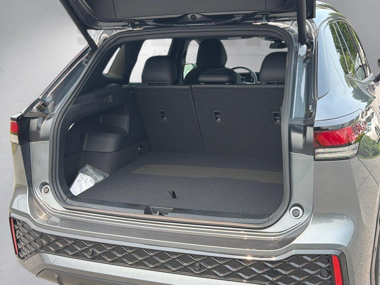 2025 Volkswagen Tiguan SE R-Line Black Hagerstown MD