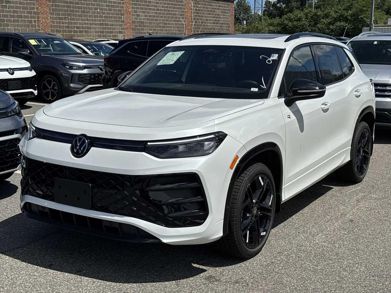 2025 Volkswagen Tiguan SE R-Line Black Medford MA