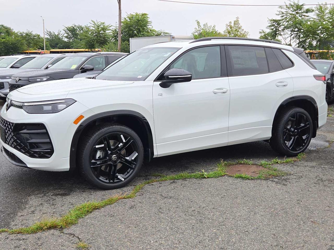 2025 Volkswagen Tiguan SE R-Line Black Medford MA