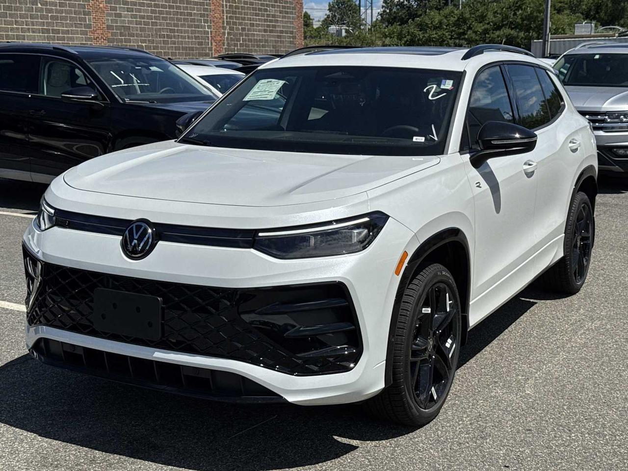 2025 Volkswagen Tiguan SE R-Line Black Medford MA